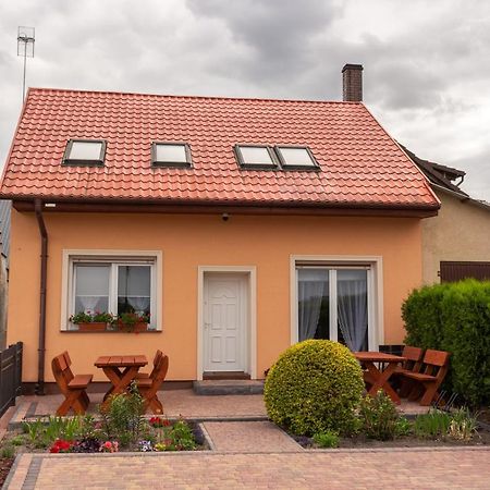 Nad Jeziorem Kochle Pszczew Exterior foto